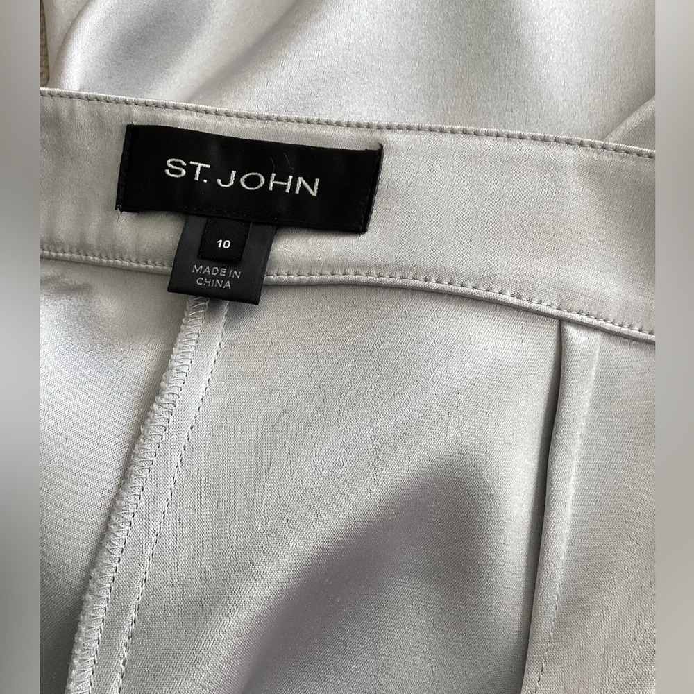 St. John Elegant Gray/Silver Satin Pants - Picture 9 of 12
